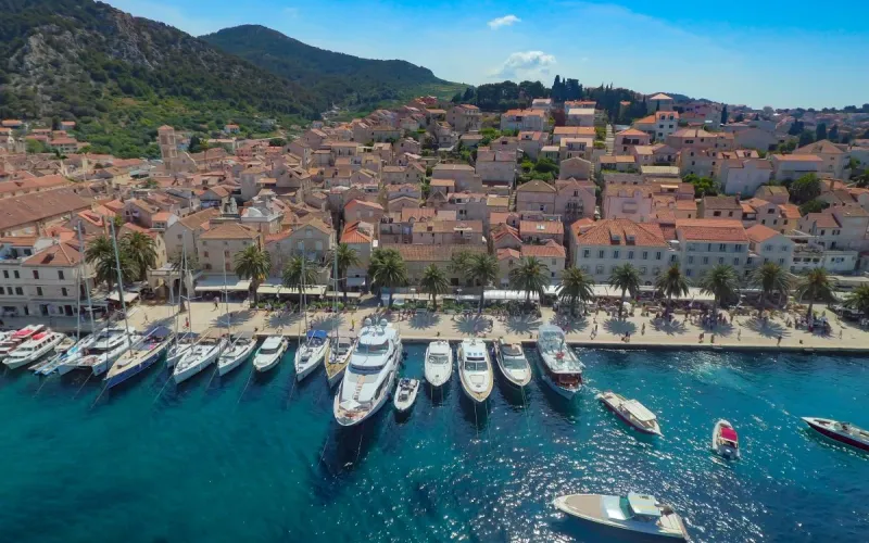 Full-Day Speedboat Tour to Hvar and Pakleni Islands