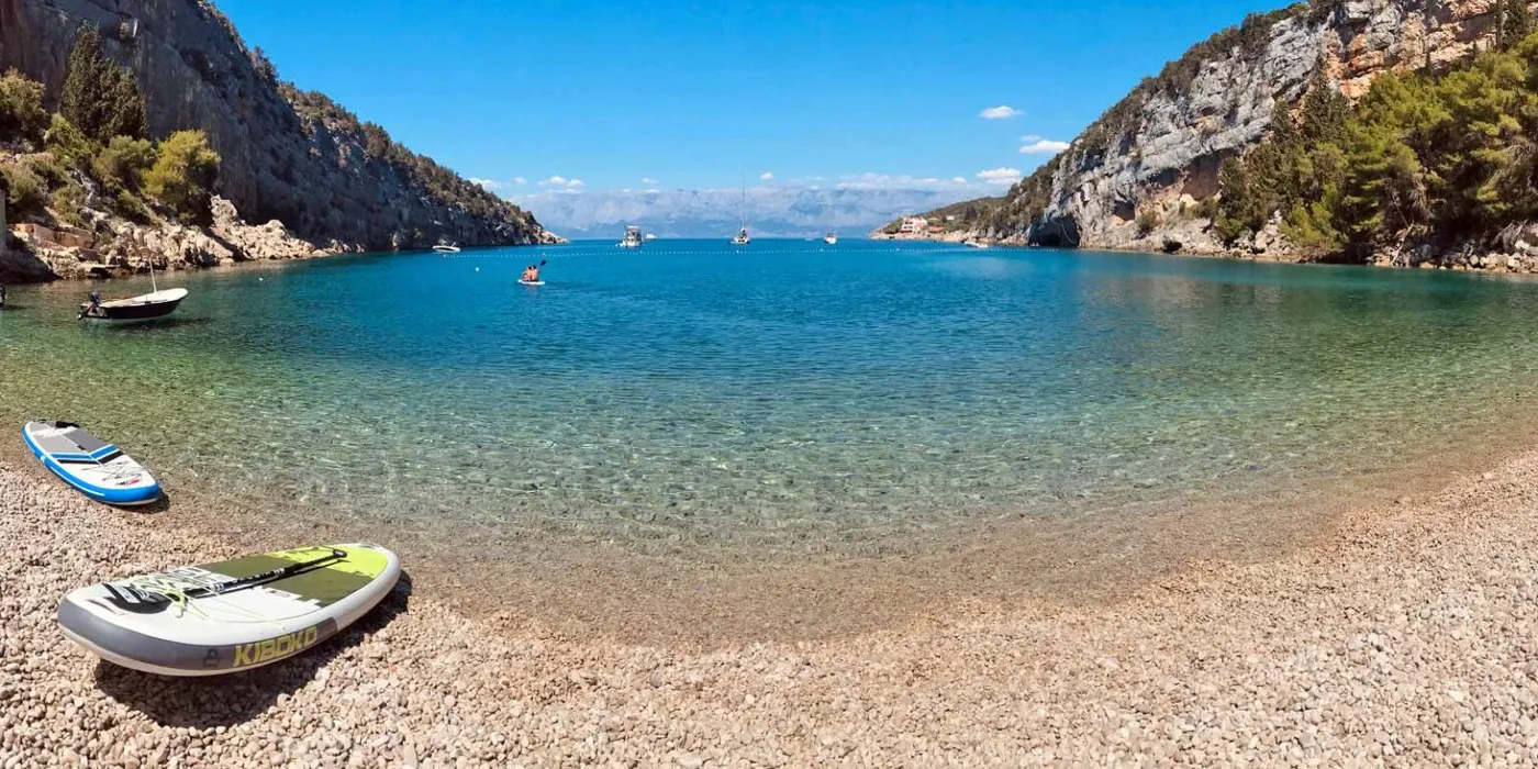 5 skrivenih plaža do kojih možete doći samo brodom iz Brela